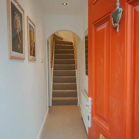 Cotswolds- Homely 2 Bed House With Garden, Wifi - Esho Stays Cirencester Exterior photo