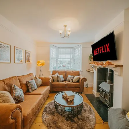 Cotswolds- Homely 2 Bed House With Garden, Wifi - Esho Stays Cirencester Exterior photo