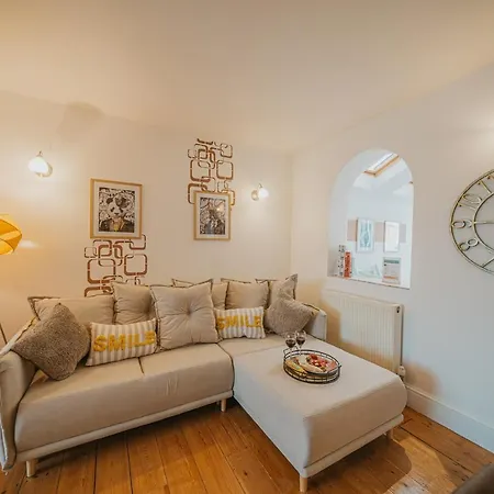 Cotswolds- Homely 2 Bed House With Garden, Wifi - Esho Stays Cirencester Exterior photo